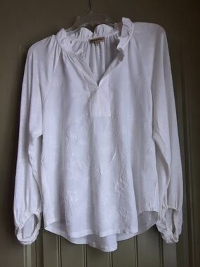 Women's White Ruffle-Trim V-Neck Long Sleeve Top
